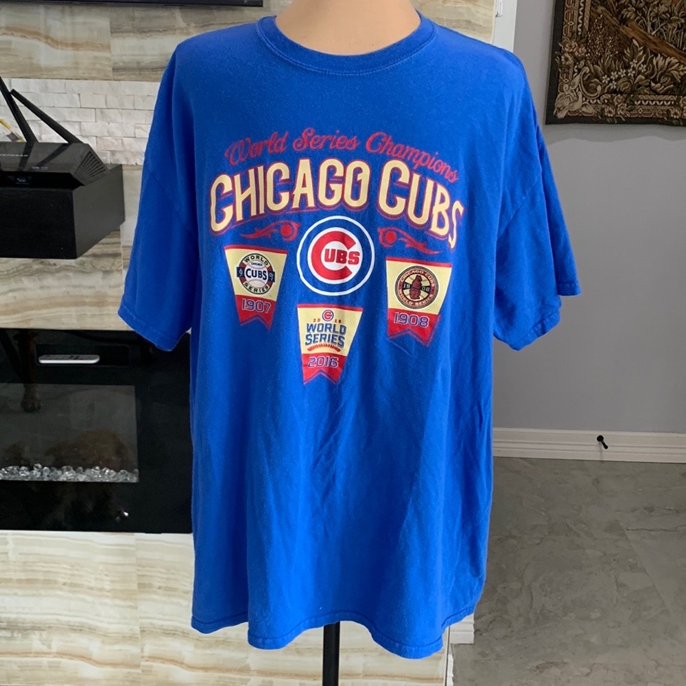 Chicago Cubs Graphic‎ Tee. Size XL